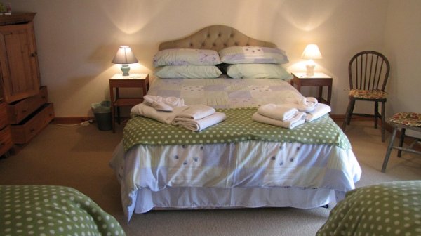 Worswell Barton B&B 2nd bedroom - higher shippen.jpg